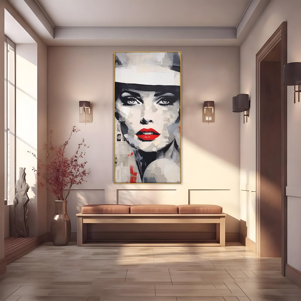 Tablou canvas cu tablou portret femeie cu buze rosii, in rama de aluminiu auriu